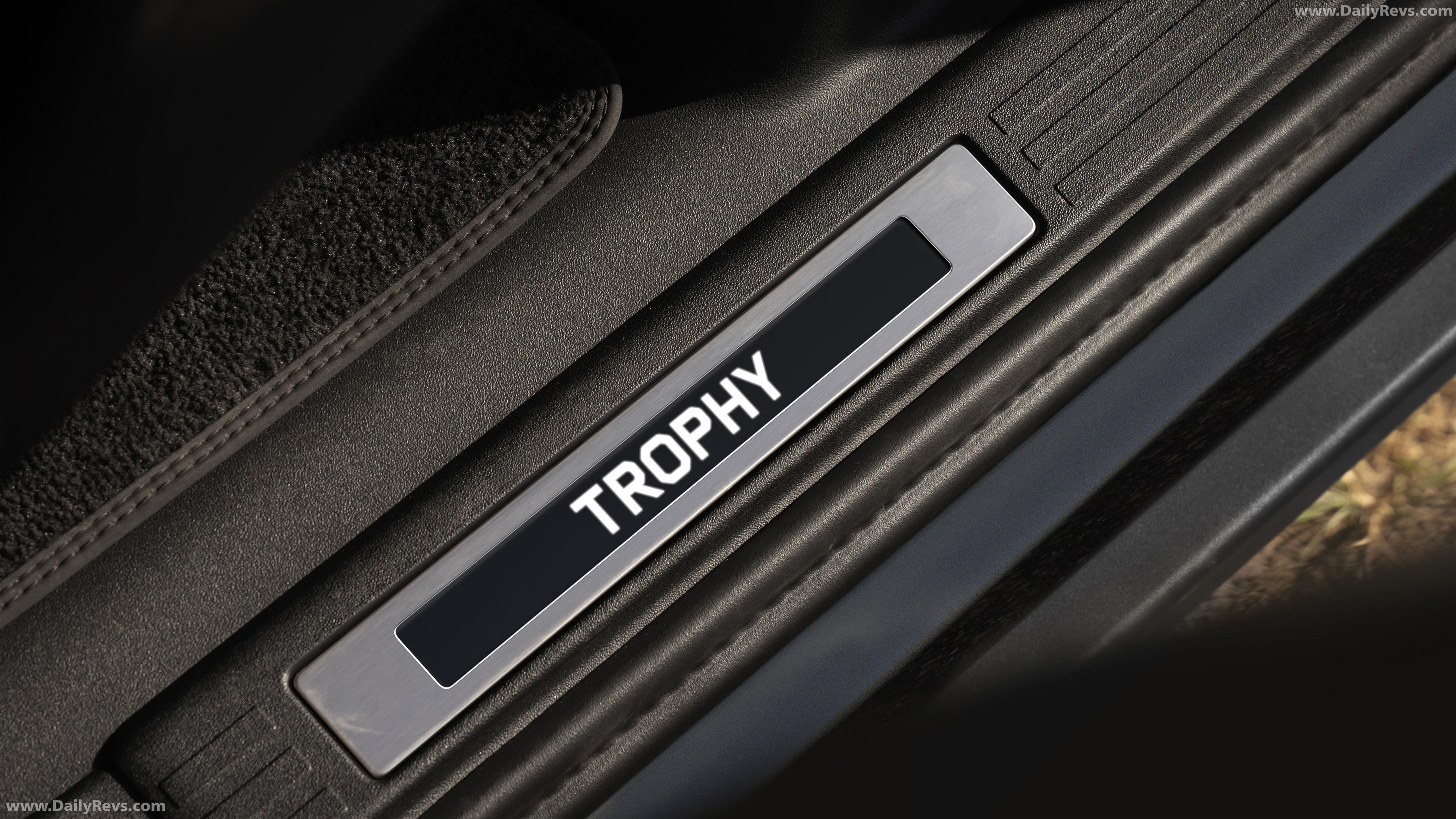 2027 Land Rover Defender 110 Trophy Edition Interior